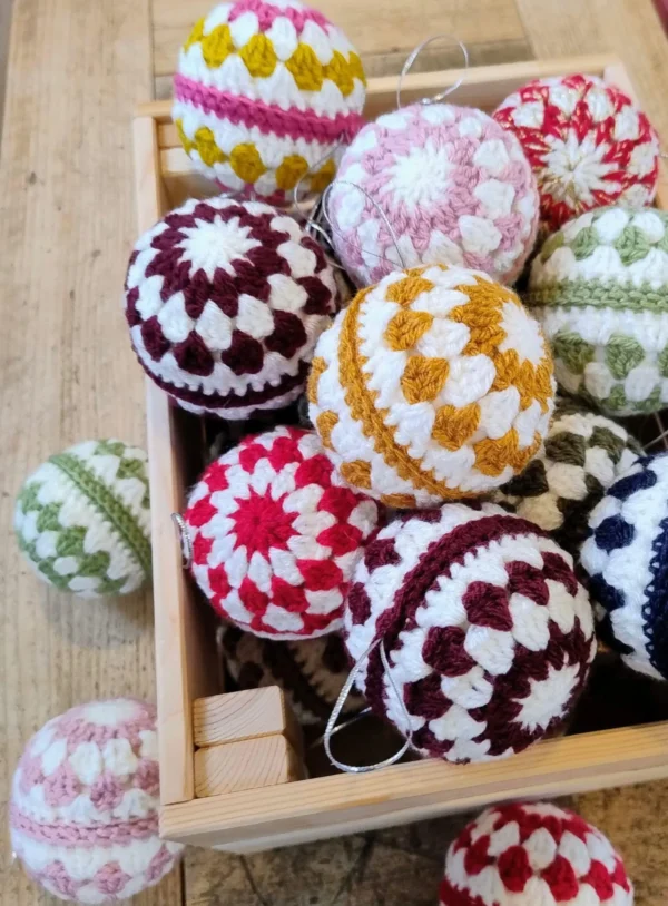 DIGITAL FILE Granny Baubles Pattern - Image 2