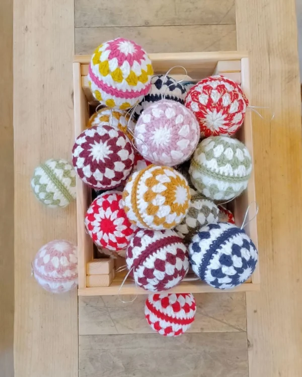 DIGITAL FILE Granny Baubles Pattern