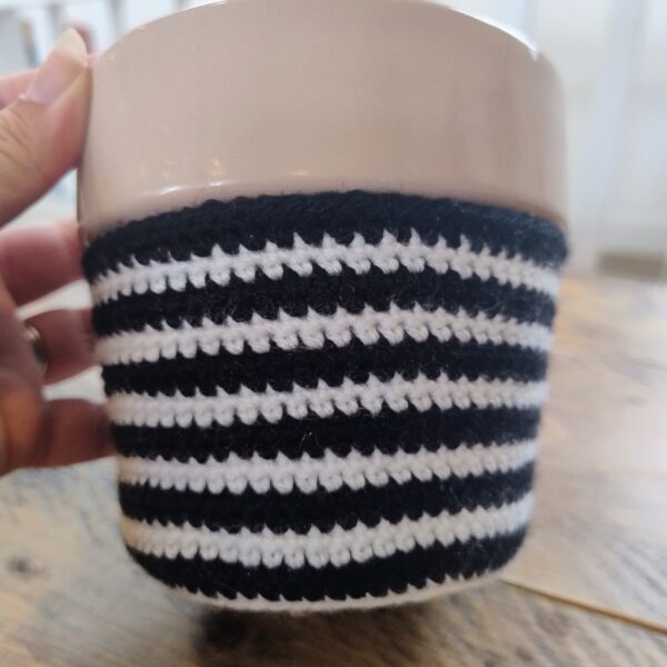 Crochet Covered Plant Pot - Image 8